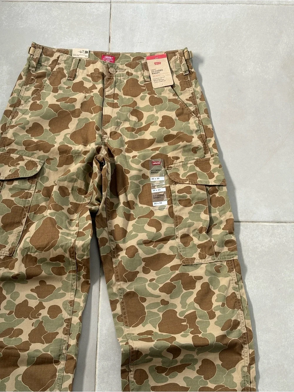Levi's Men's Camo Cargo Pants in Brown and Tan